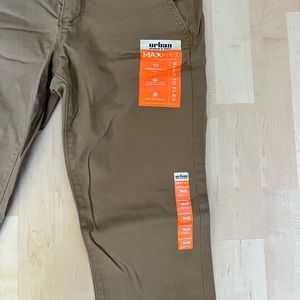 NWT Urban Pipeline Khakis 30X32